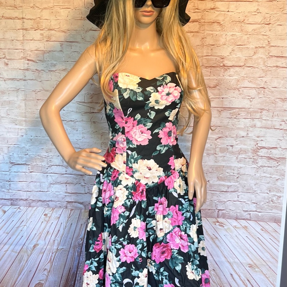 Vintage 80's Positively Ellyn floral strapless fit to flare midi dress w/pockets